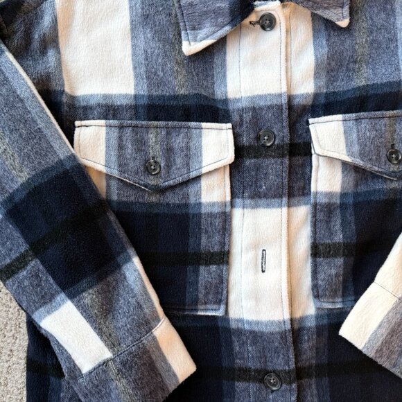 Cozy Banana Republic Blue Plaid Shirt Jacket (XS Petite) - Picture 3 of 4